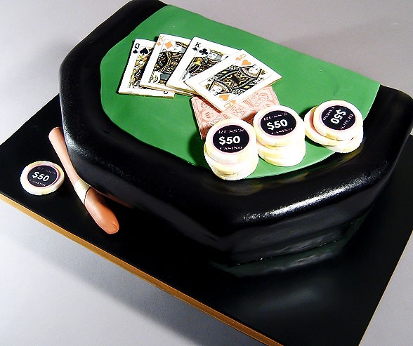 grooms-cake-poker-table